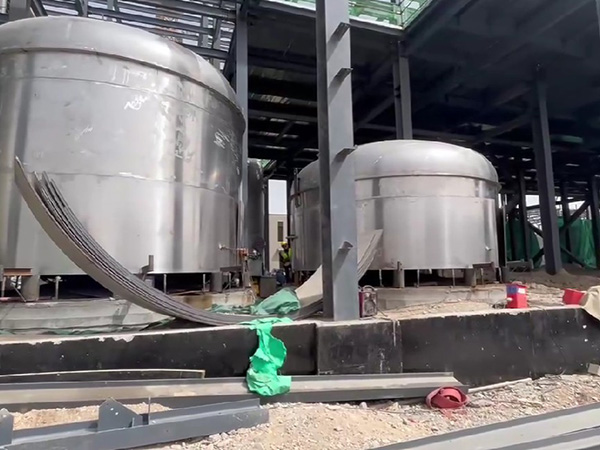 雙相鋼容器現(xiàn)場(chǎng)安裝